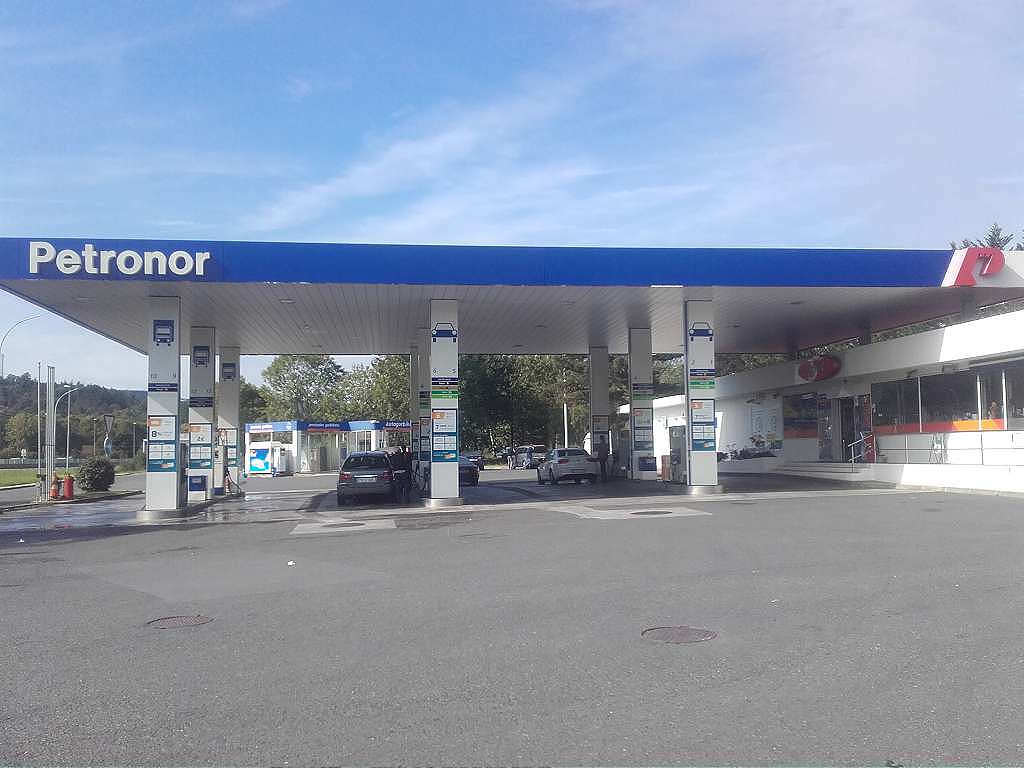 Gasolinera Petronor — Estacion de servicio