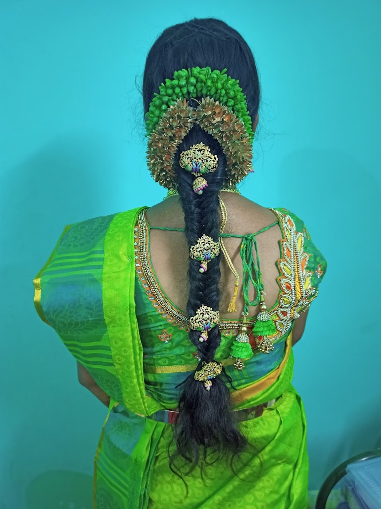 Fashion Trends Unisex Parlor And Spa