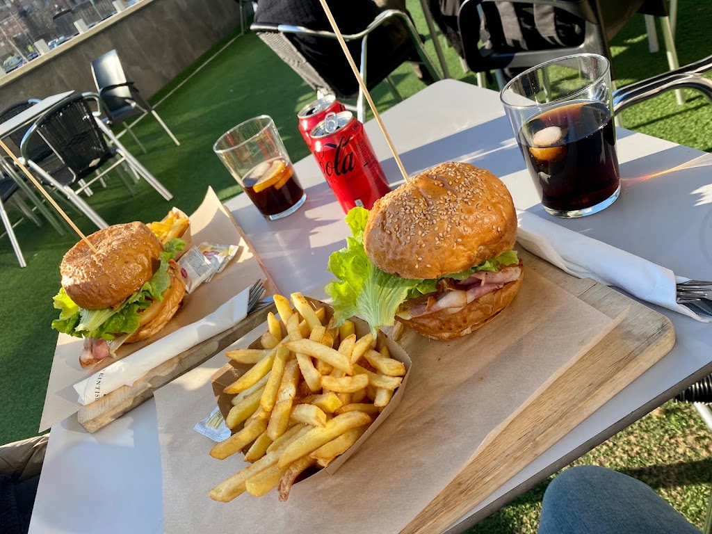 Cafeteria 26o — Comida y bebida