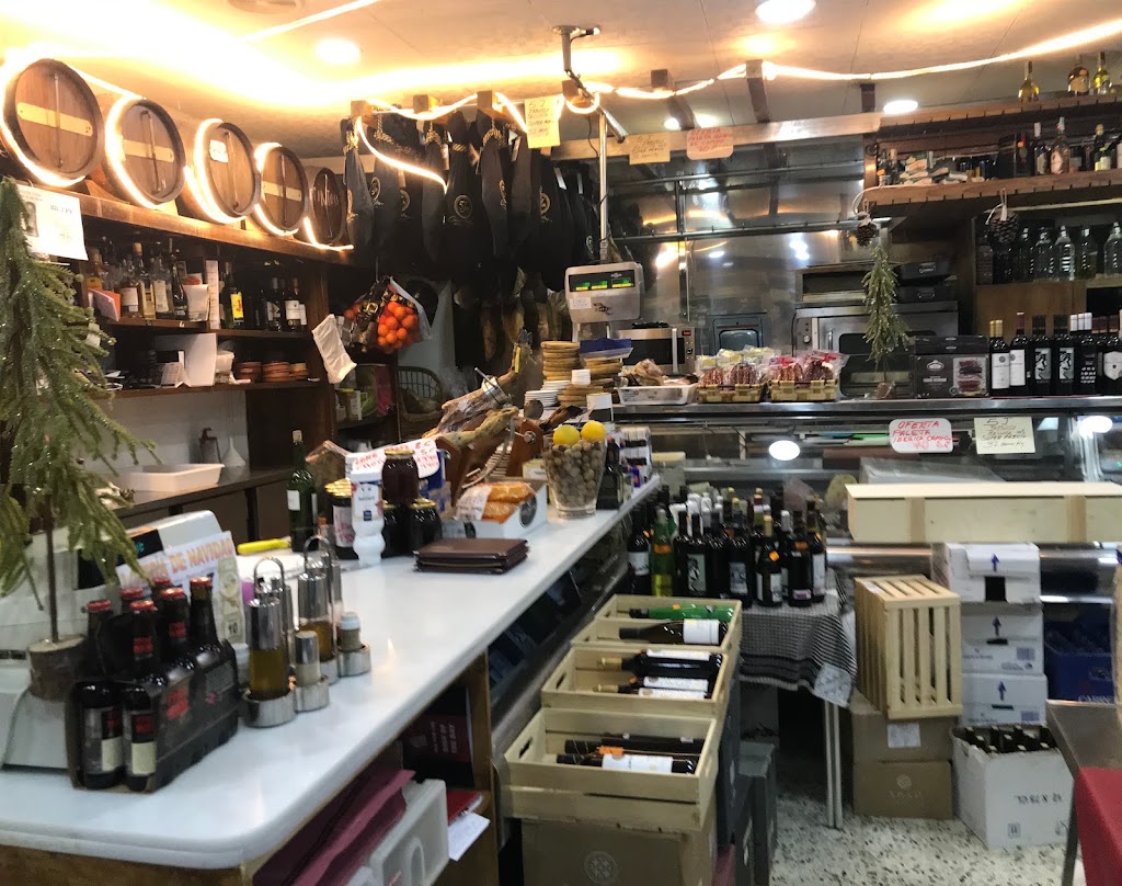 Bodega Bar Ermita — Ambiente