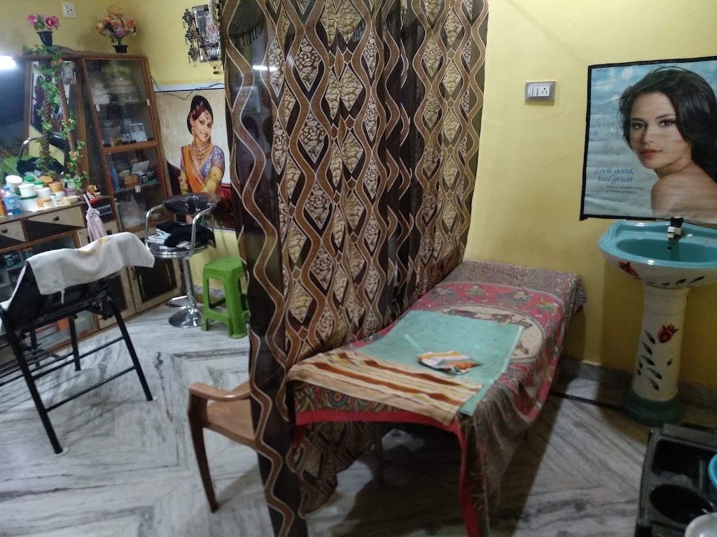 Mahi Beauty Parlor Ladies Only
