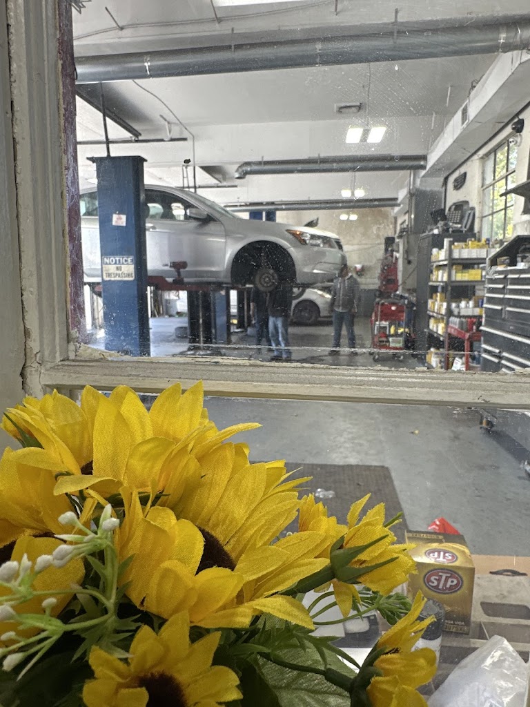 Pepe's Auto Repair Inc. in Middletown