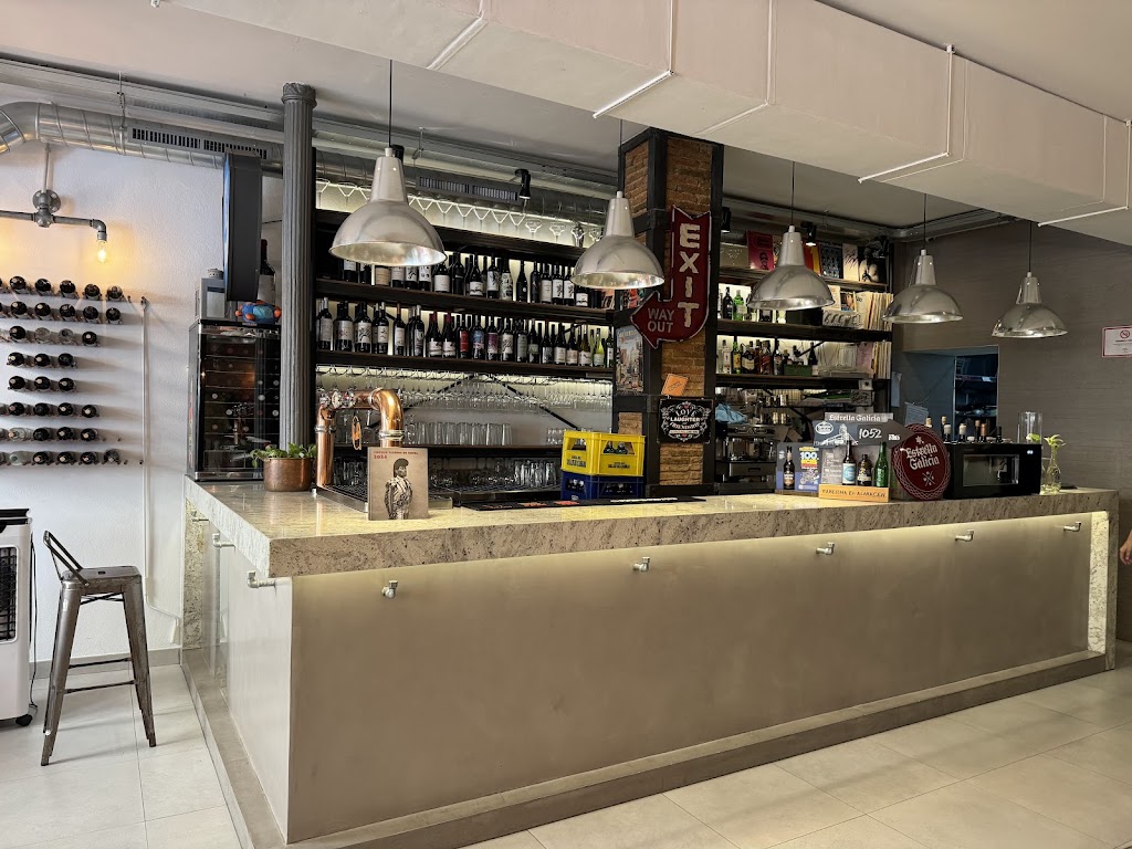 Taberna El Almacen — Ambiente