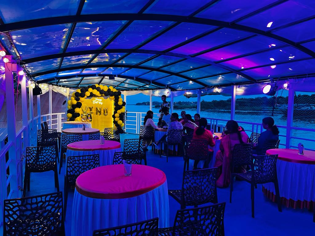 Cruise N Dine The Floating Family Restaurant