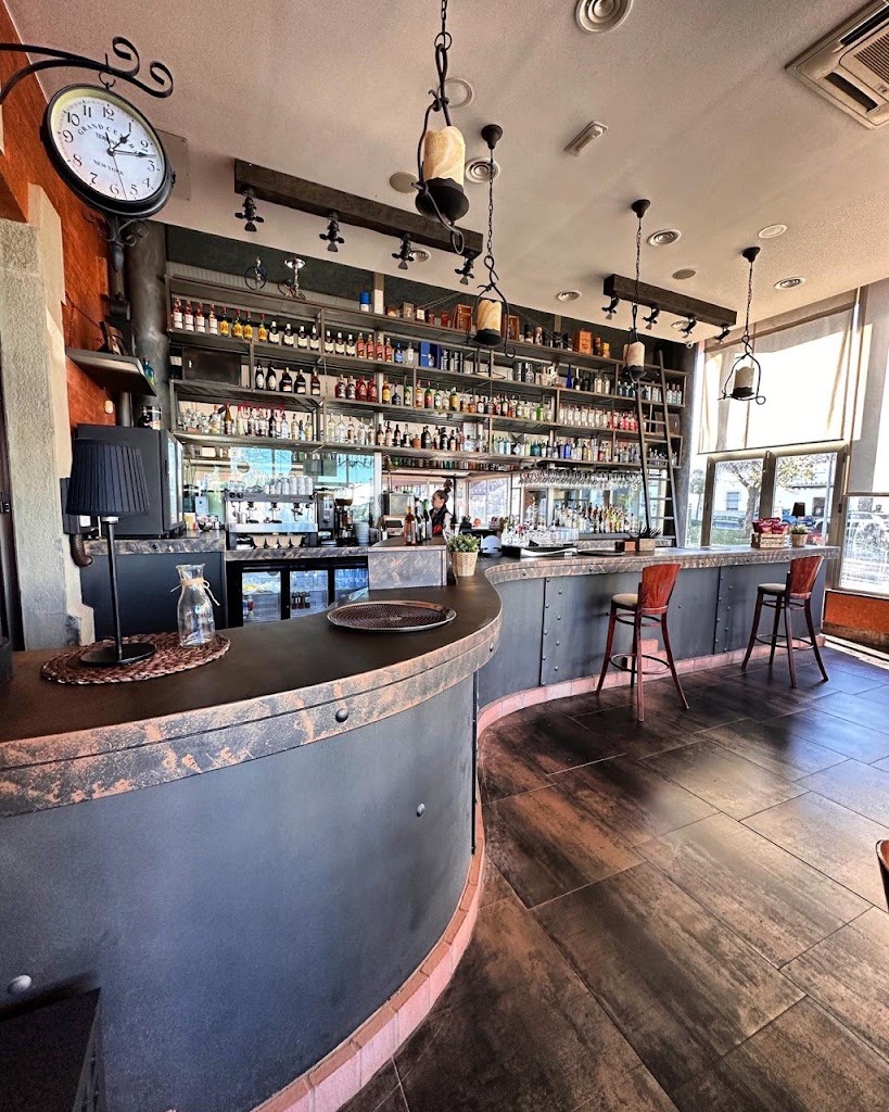 LA ANTIGUA ESTACION , CAFE PUB Y ABACERIA — Ambiente