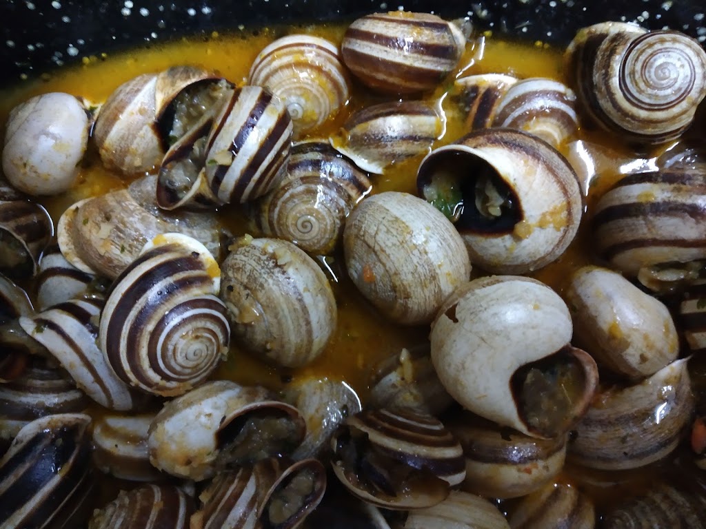 Restaurante La Pintxeria — Comida y bebida