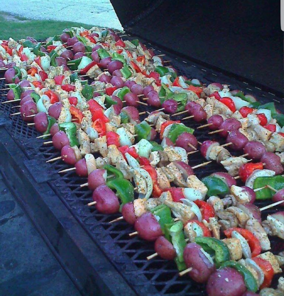  Three Guys & A Grill Restaurant