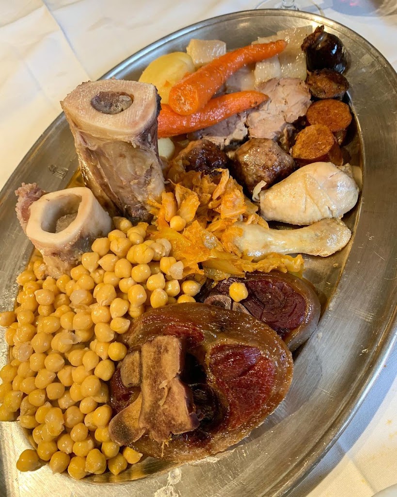 Cava Alta - Restaurante — Comida y bebida
