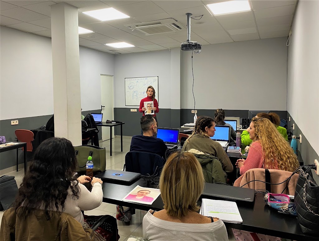 Academia Triunfo - Leganes II — Del propietario