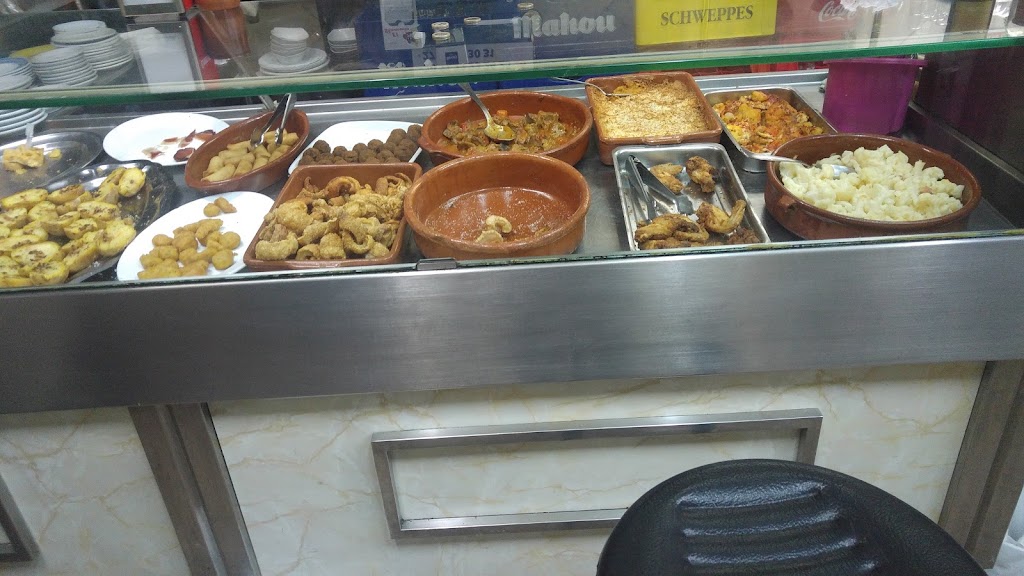 Cafeteria Neptuno — Comida y bebida