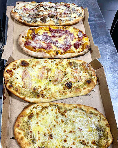 Restaurante Pizzaloriano — Comida y bebida