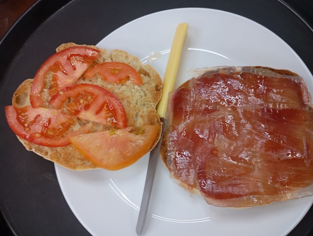 Bar La Keda — Comida y bebida