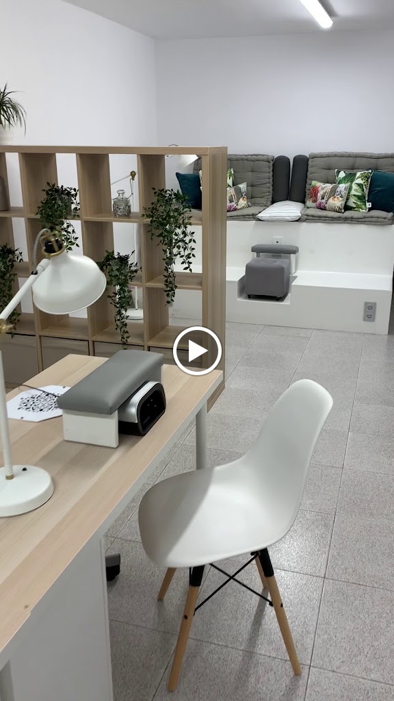 Nails Studio Cornella — Del propietario