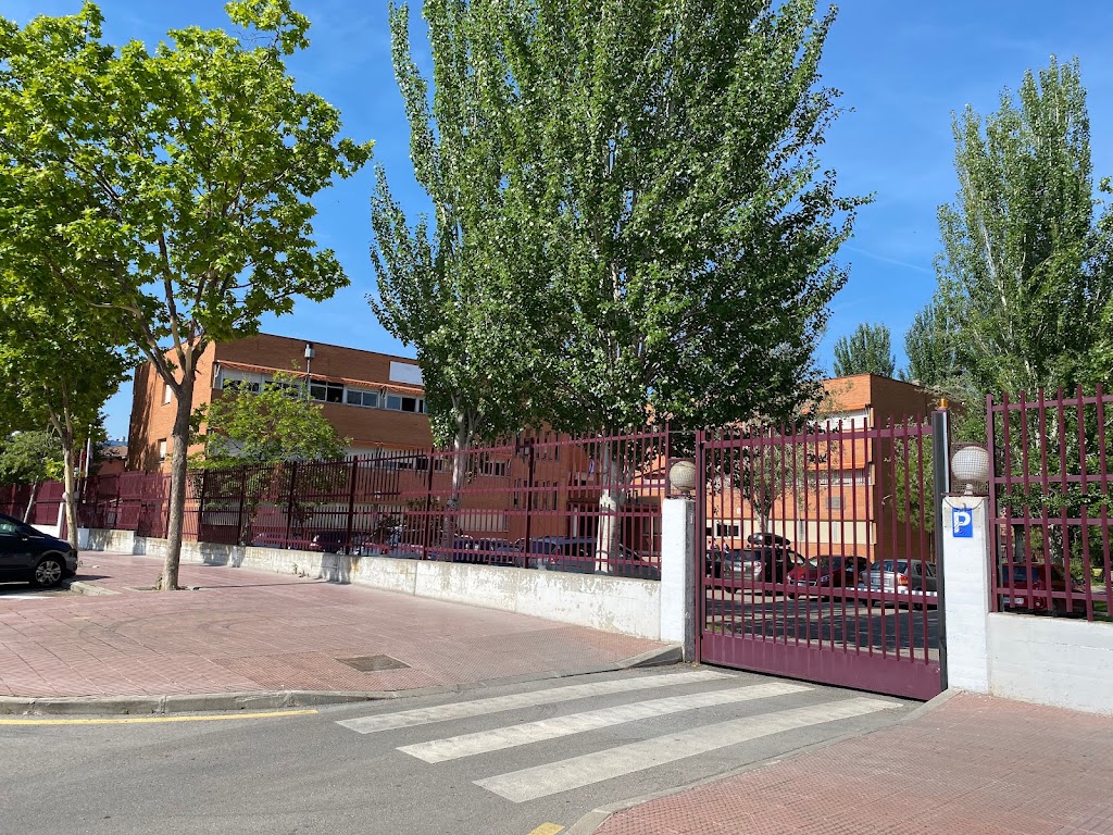 IES Manuela Malasana — Del propietario