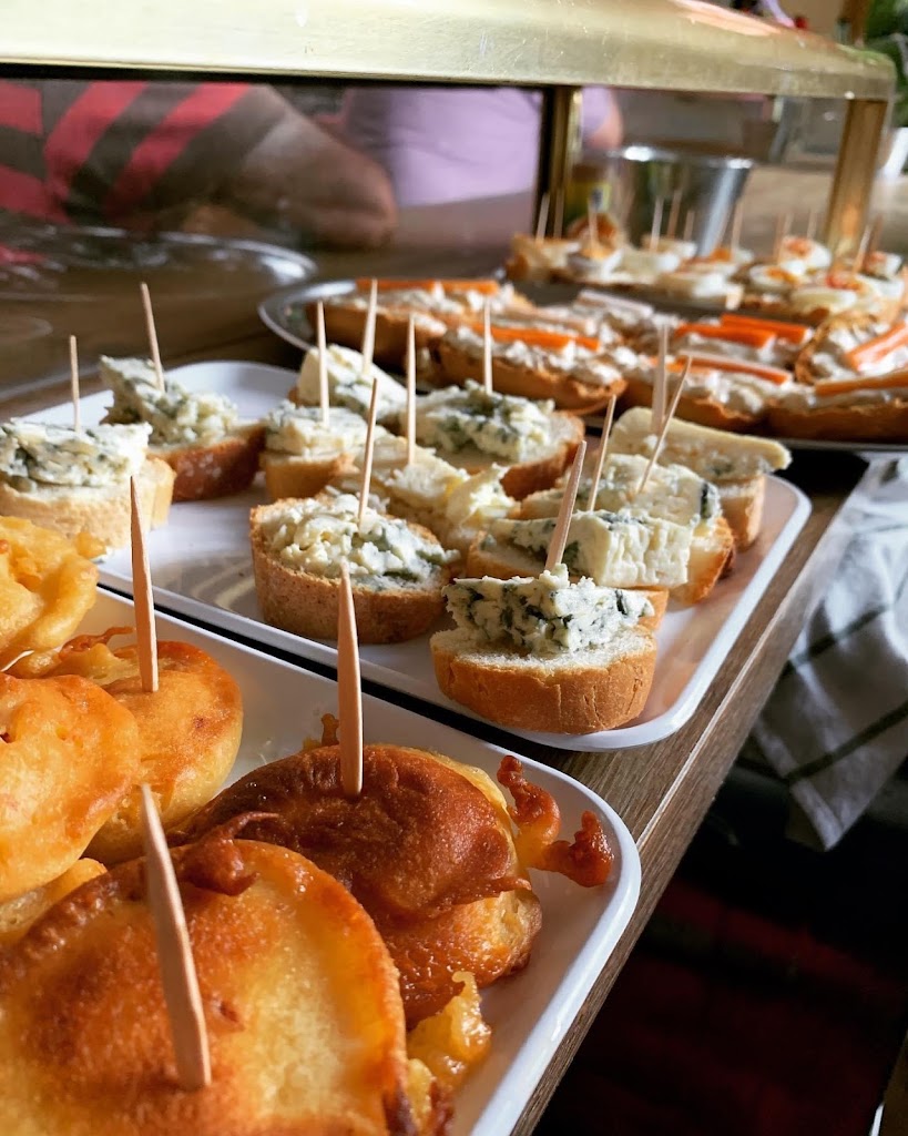 Bodega Anxelin — Comida y bebida