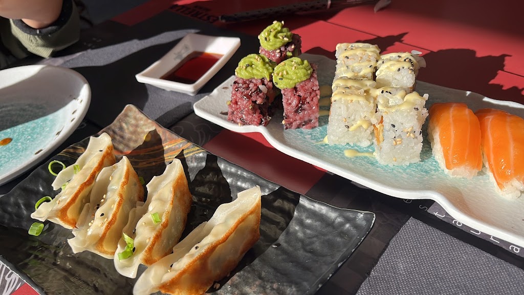 Sushi Xuan — Comida y bebida
