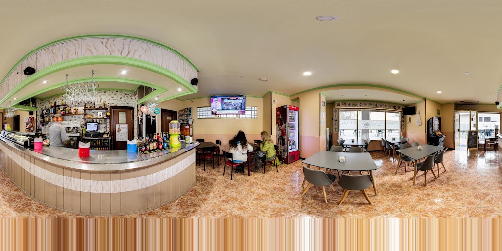CAFE BAR INTERIOR en Vitoria-Gasteiz — Street View y 360deg