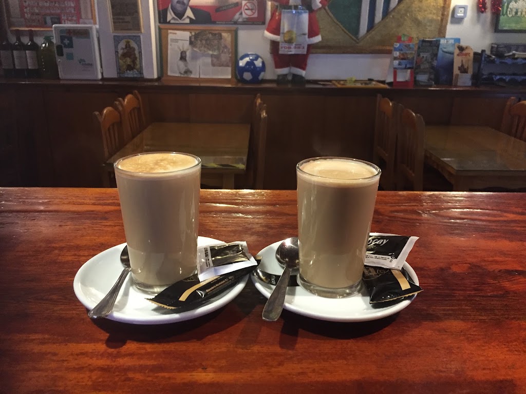 Cafeteria Cristobal — Comida y bebida