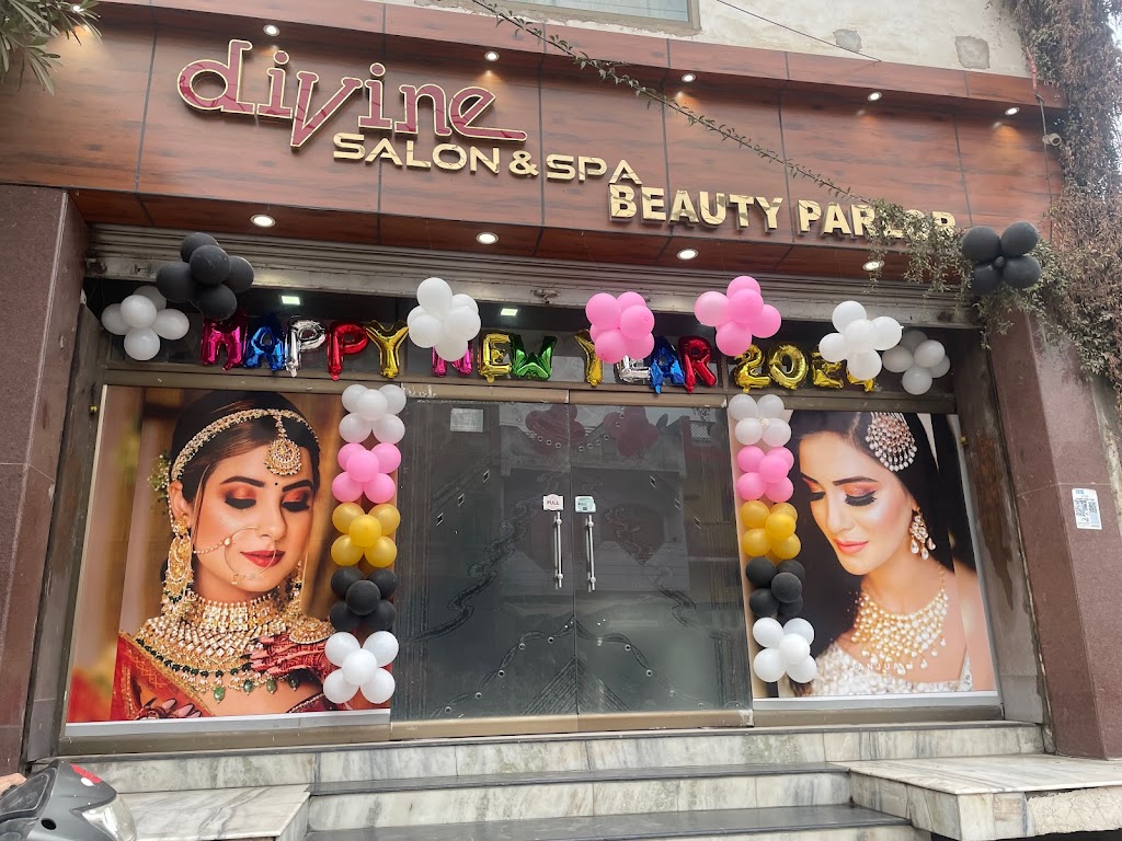 Divine Salon