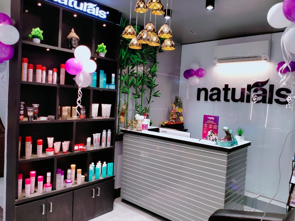Naturals Salon