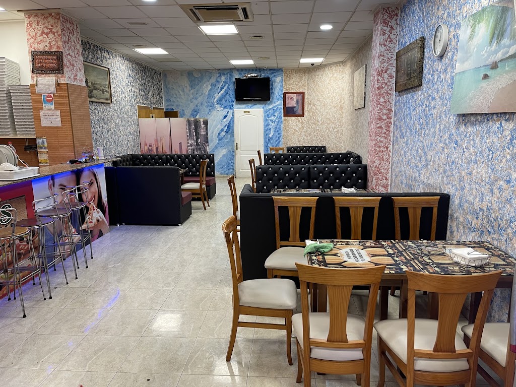Express Pizzeria — Ambiente