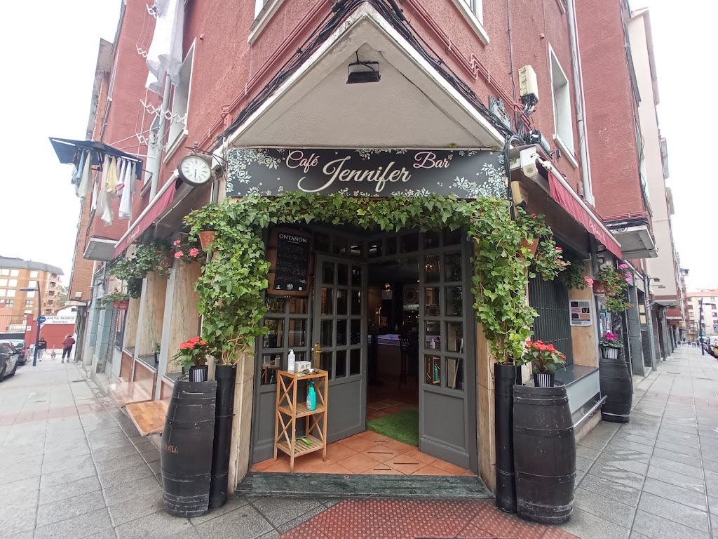 Cafe Jennifer Bar