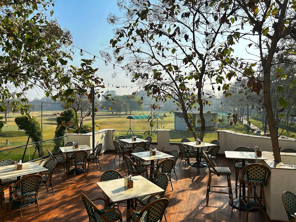 Hamoni Cafe By The Greens