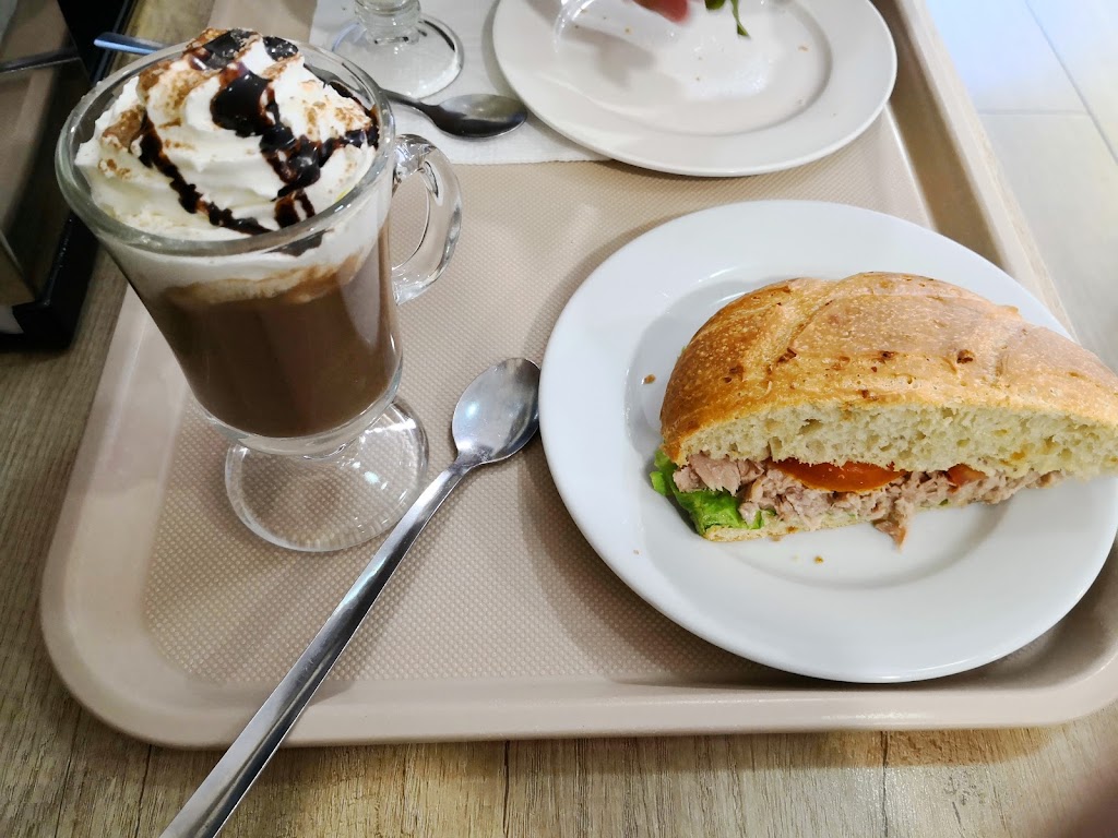 Panaderia Granier — Comida y bebida