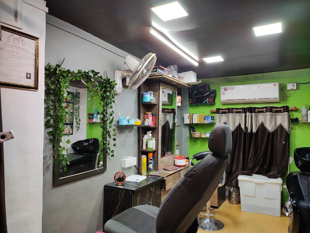 Hairline Beauty Parlour