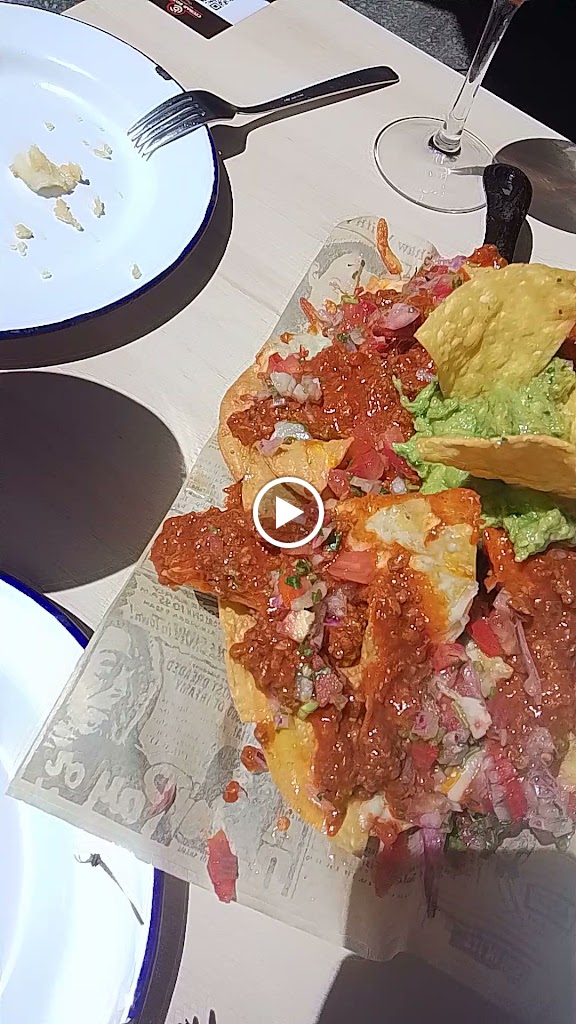 Cafeteria Ciudad Bonita Plaza — Videos