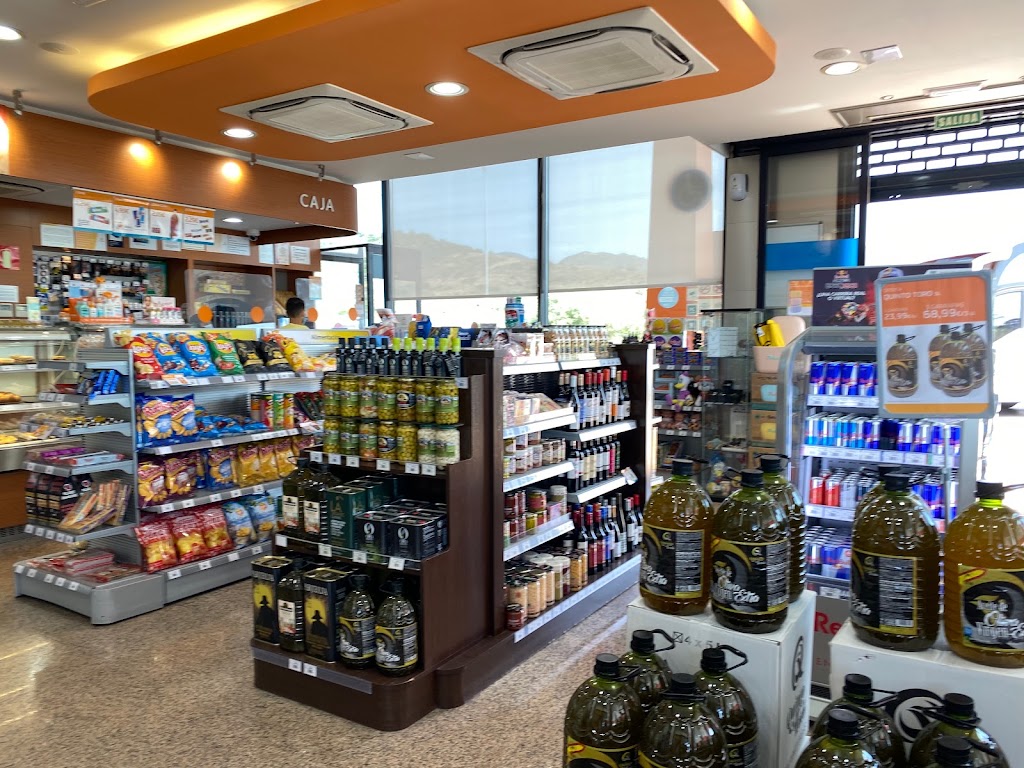 Estacion de Servicio Repsol — Interior