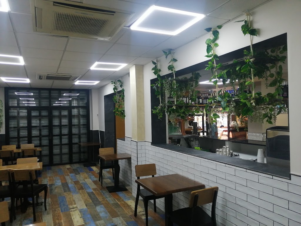 Bodeguita El Capote — Ambiente