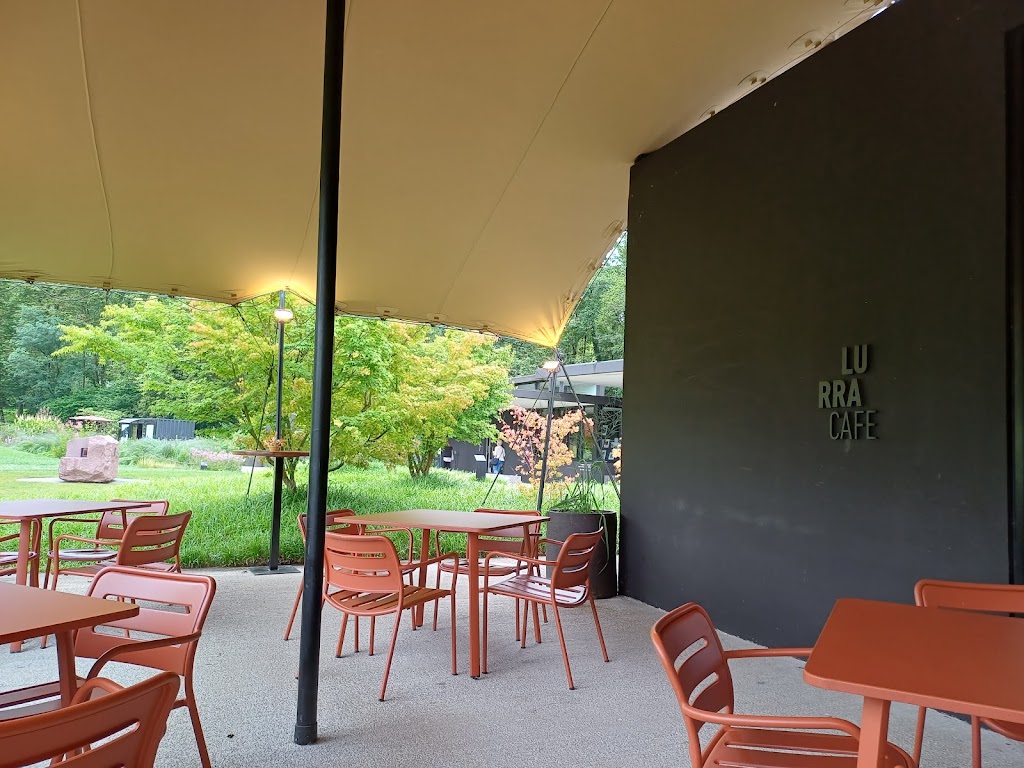 Lurra Cafe — Ambiente