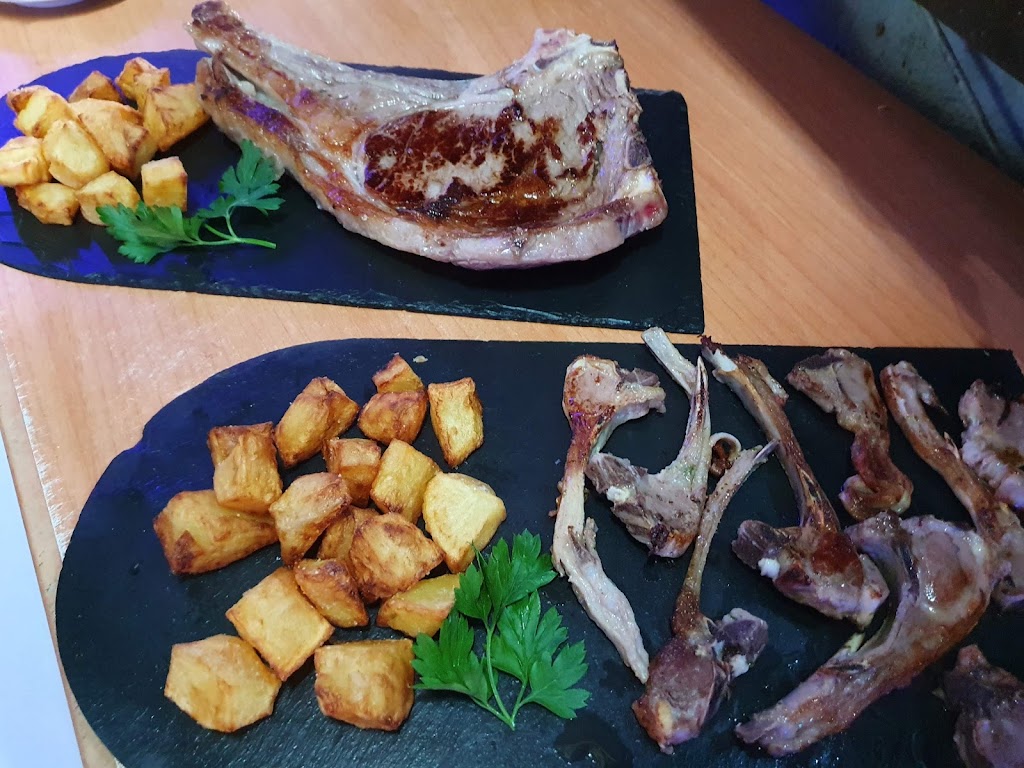 Meson Casa Juan Arganda — Comida y bebida