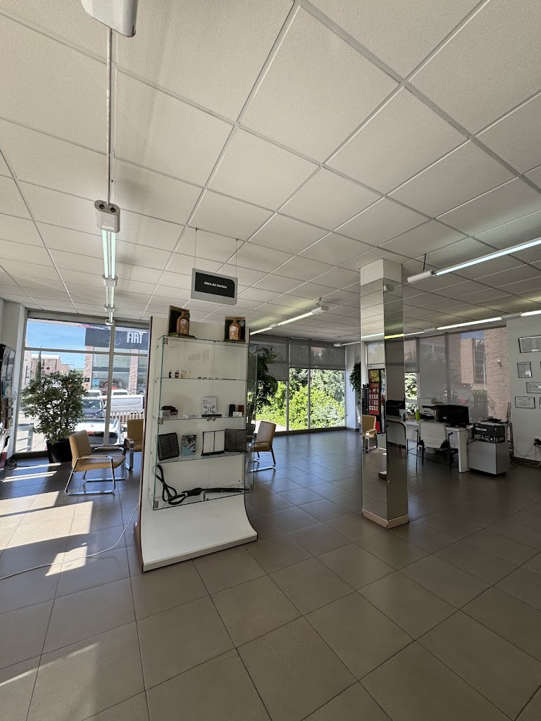 Taller Subaru - Trade Gamboa — Interior