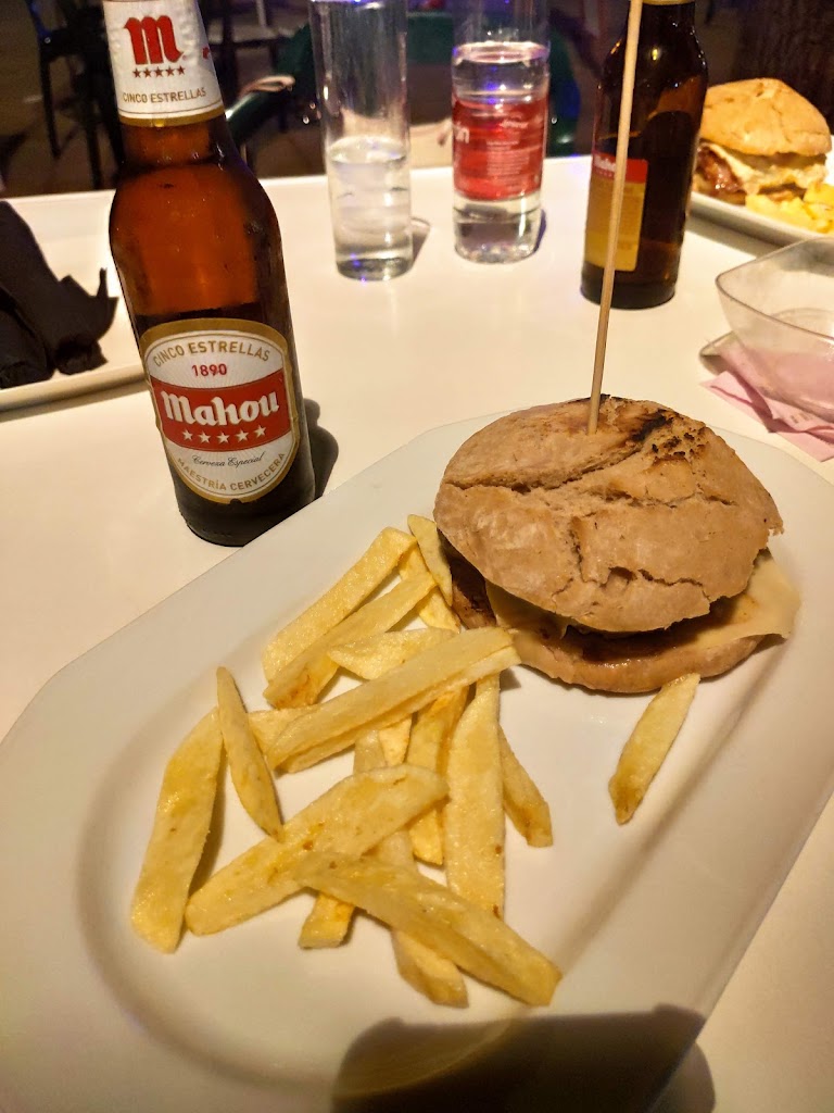 Bar casablanca, dispone de acceso a minusvalidos — Papas fritas