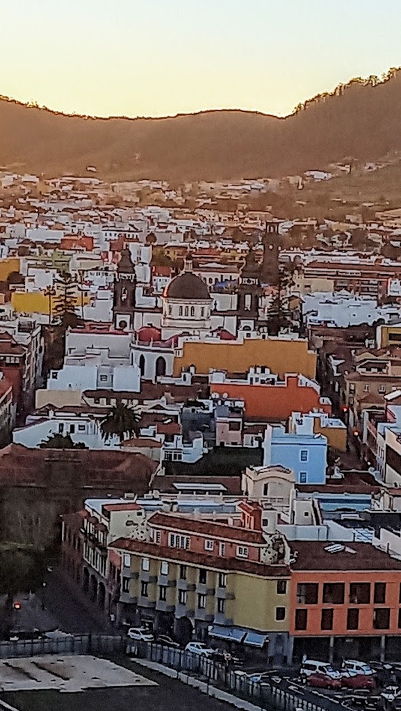 Camino San Roque, 2 Parking