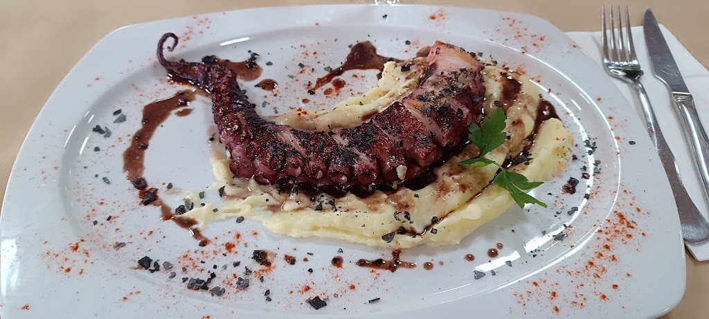 Parrilla Los 60 — Comida y bebida