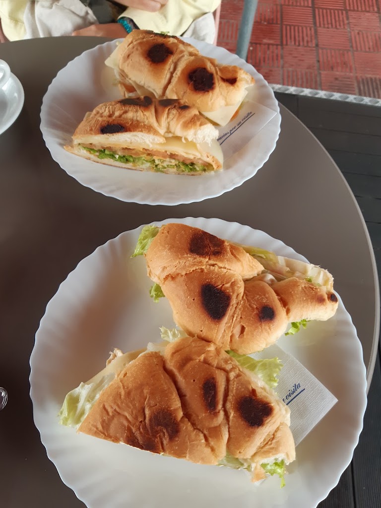 Cafeteria Mini Bar Virginia — Comida y bebida