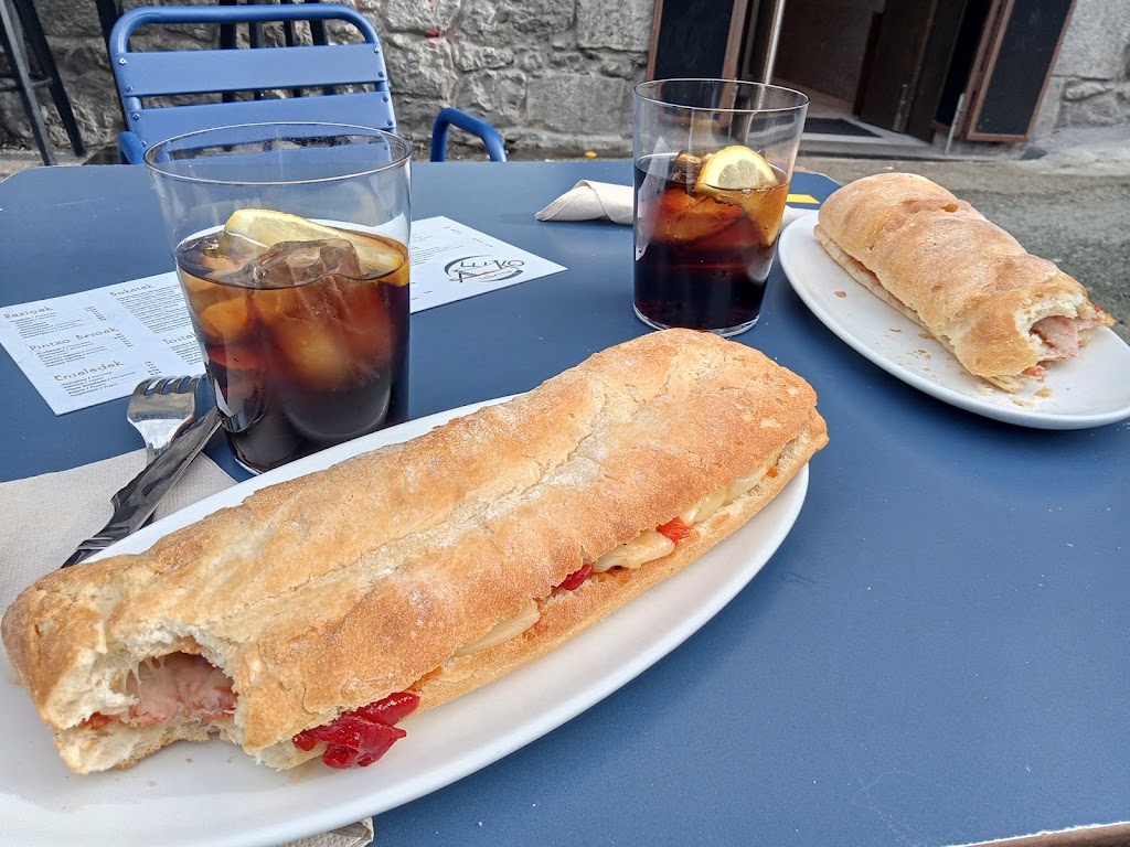 Bar Kitto — Comida y bebida