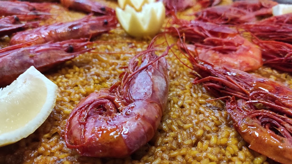 La Paella — Comida y bebida