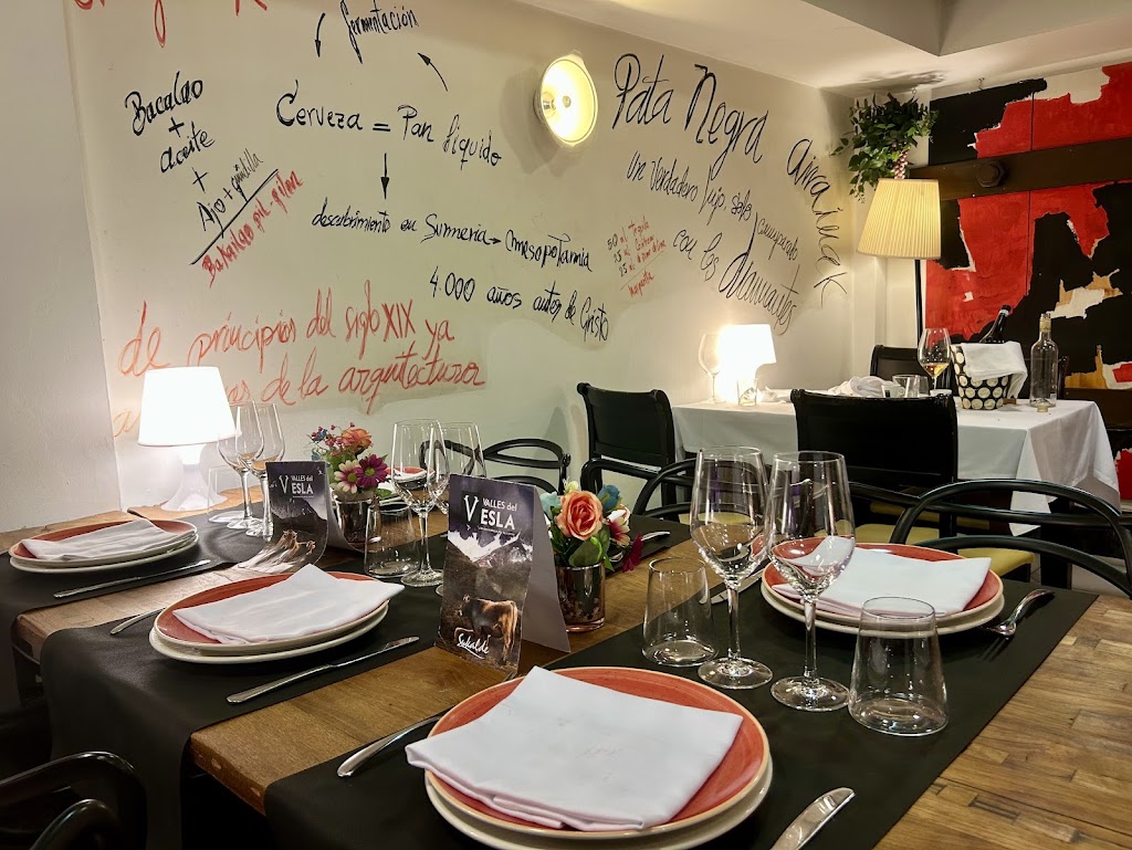 Asador Sukalde. Restaurante. Pintxos . — Ambiente