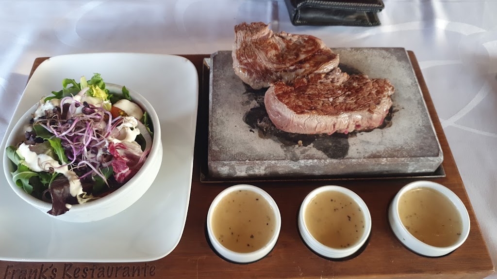 Frank's Restaurante — Comida y bebida