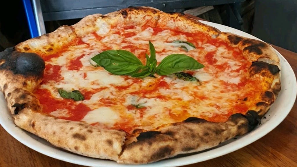 PizzaArt Badalona — Comida y bebida