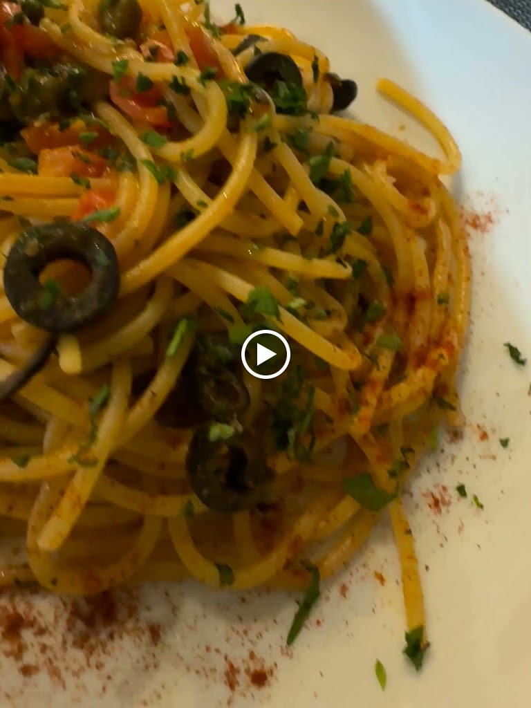 Restaurante pizzeria L' Italiano — Videos