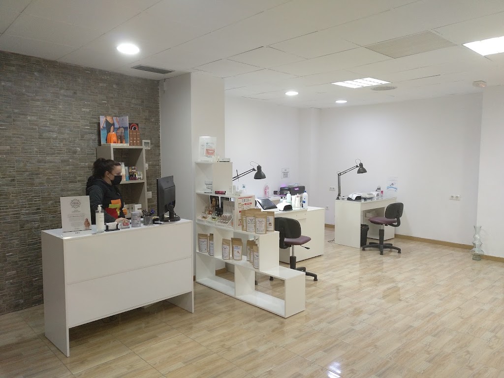 Paola Sanchez Beauty Lab — Interior