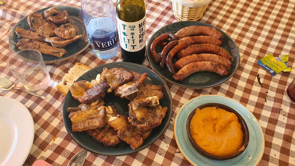 Restaurant de Castelladral — Comida y bebida