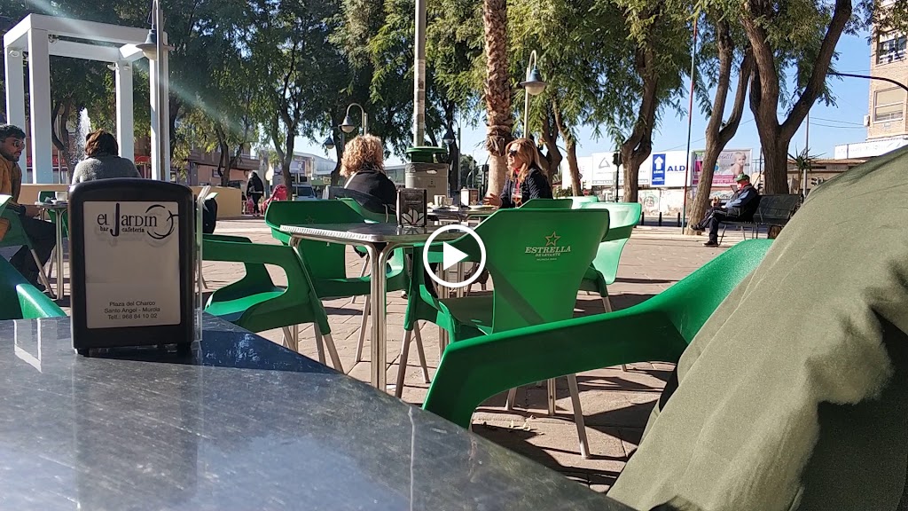 Cafe Bar Terraza El Jardin — Videos