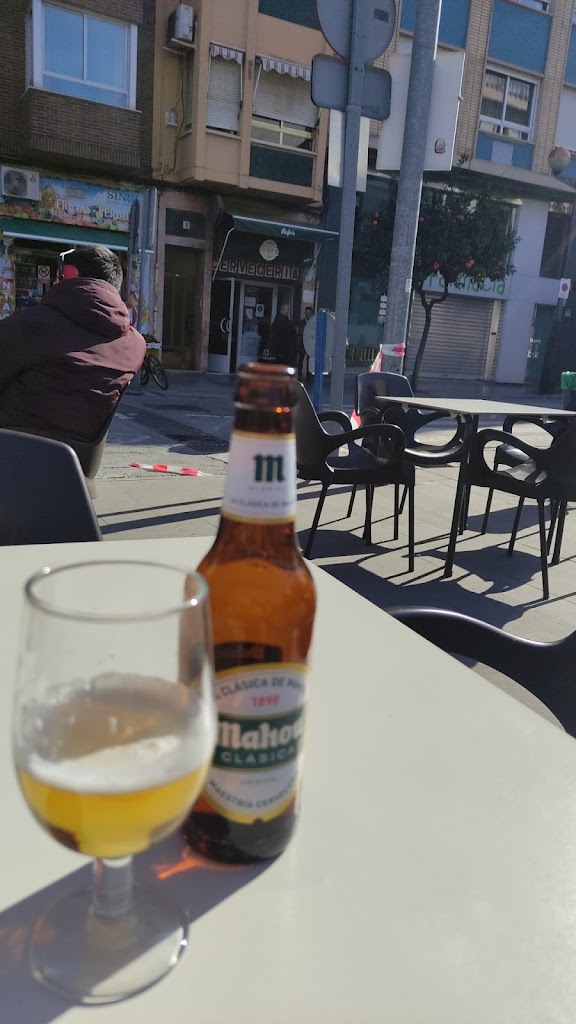 Cerveceria Rufo's — Comida y bebida