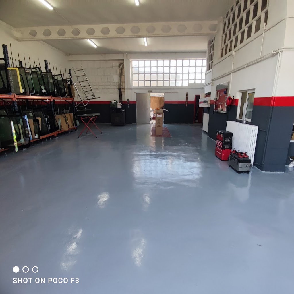 Auto cristal requena — Interior